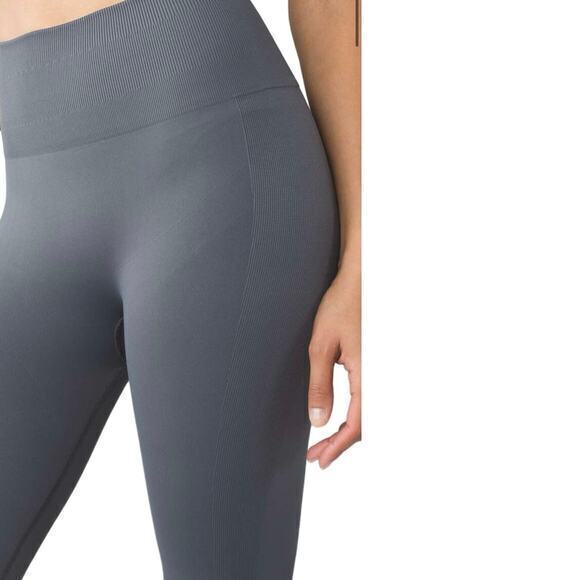 Lululemon Zone In Tight in Dark Slate Cropped Compression Leggings / Yoga Tights - Picture 1 of 10